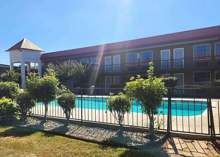Days Inn By Wyndham Leesville