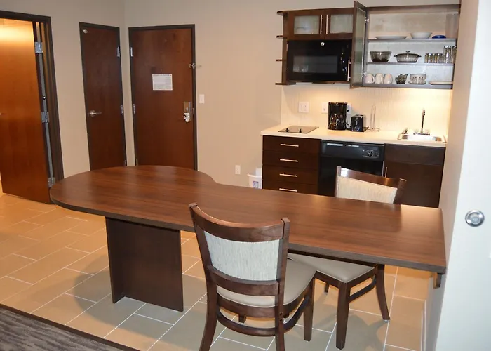 Heritage Place Hotel And Suites